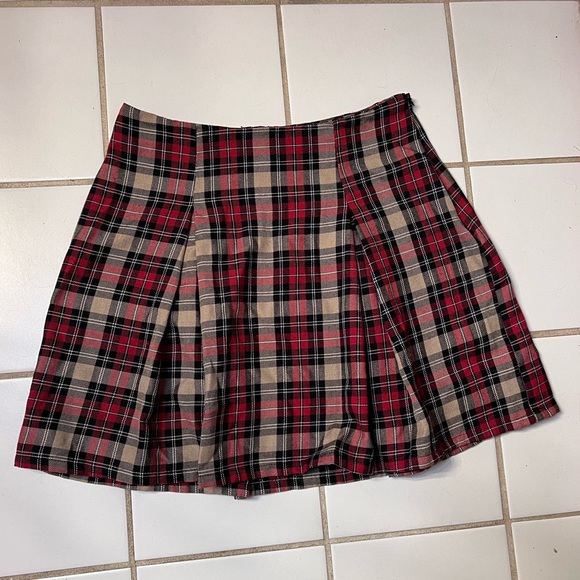 URBAN RENUAL URBAN OUTFITTERS plaid pleated skirt size small mini - Picture 2 of 4